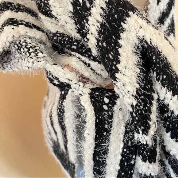 Modena hoodie, poncho, cardigan,cape ,sweater one size - Picture 6 of 12